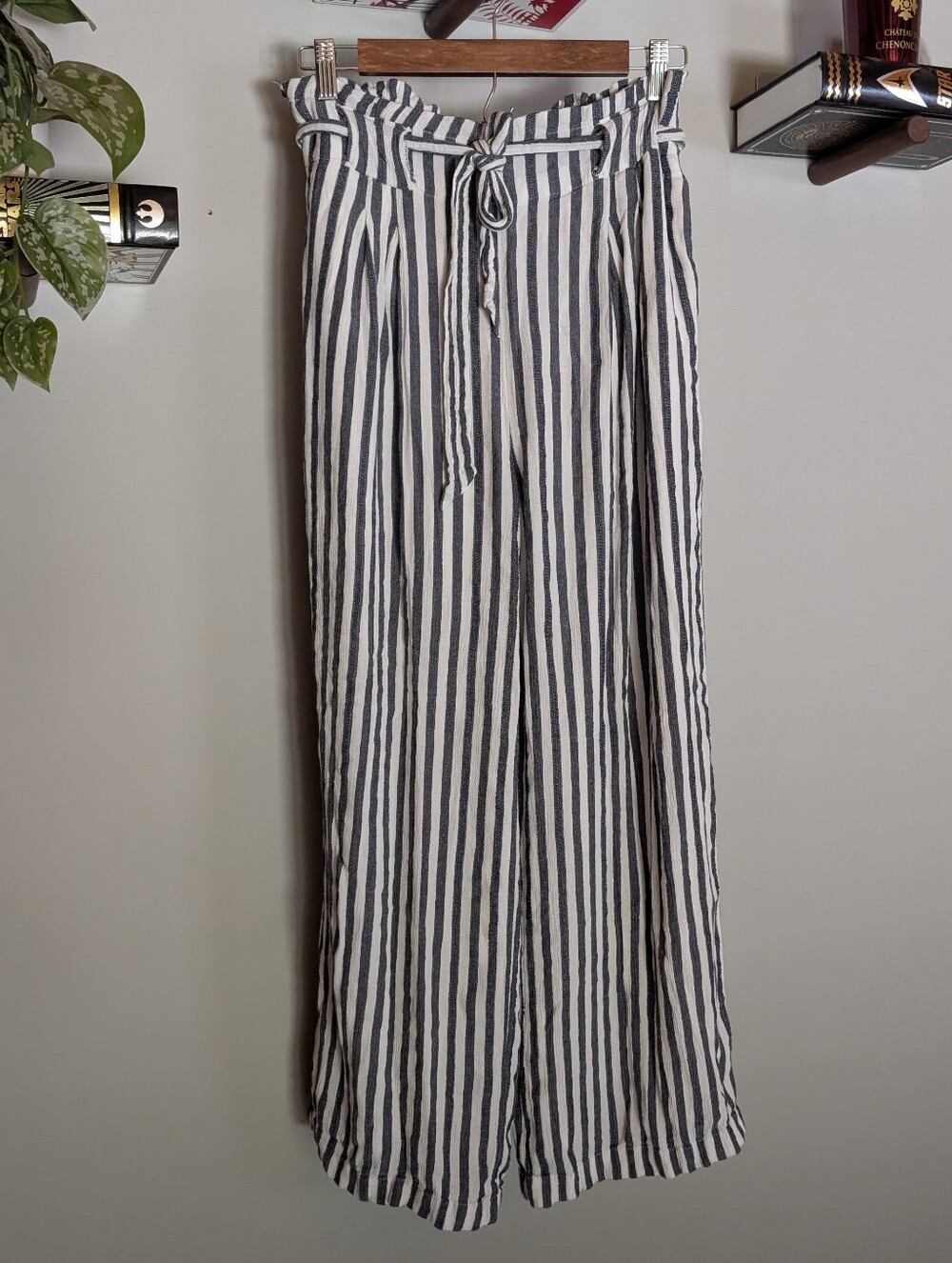 American Eagle Striped Paperbag Waist Beach Pants Fully Lined W/Pockets - Medium
